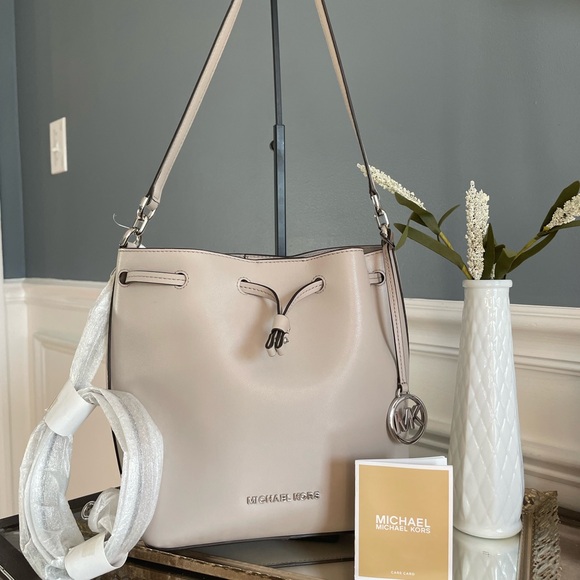 Michael Kors Eden Leather Bucket Crossbody bag- New great Christmas gift - Picture 12 of 12